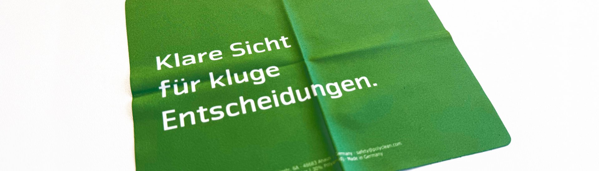 Brillenputztuch im Papieretui